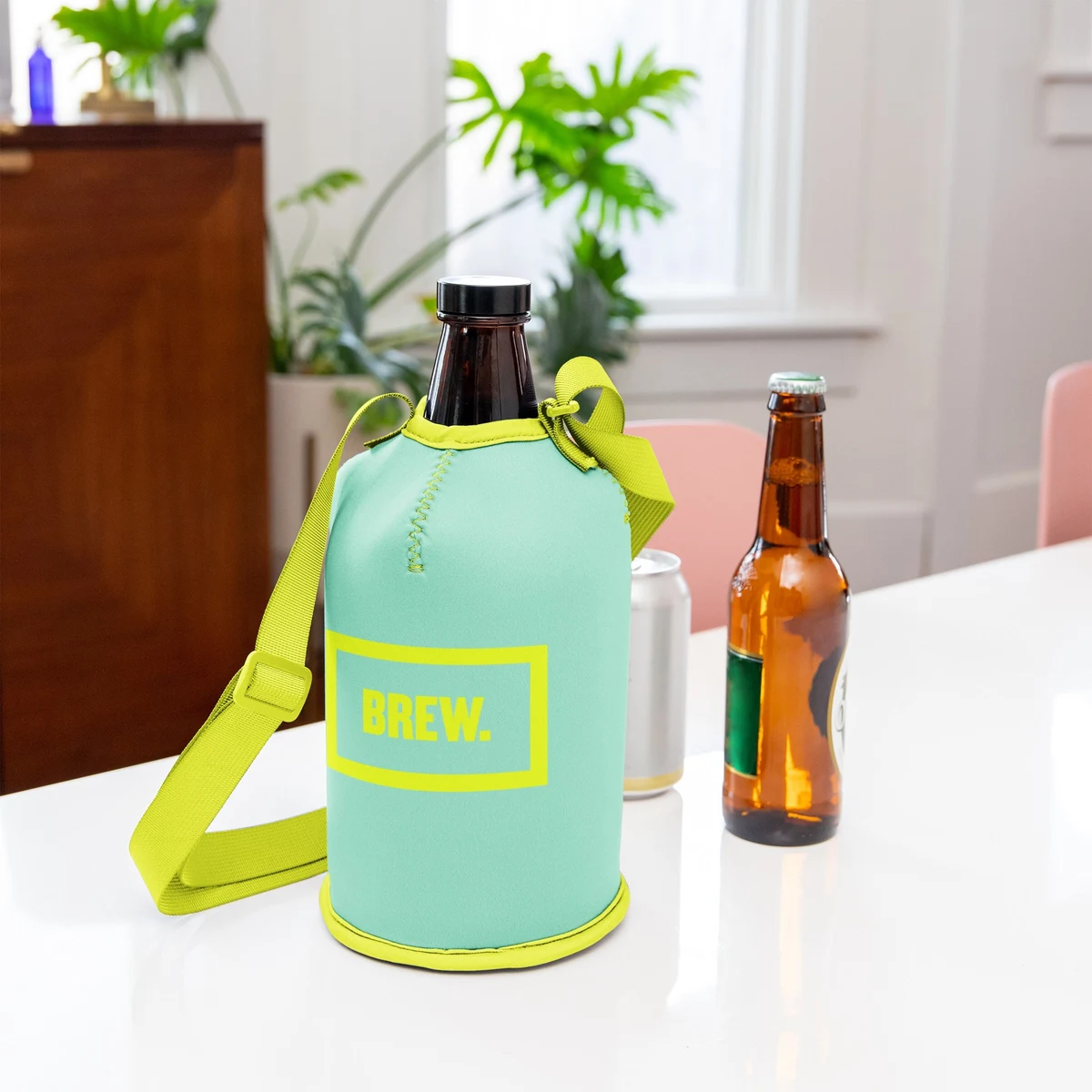 NEOPRENE GROWLER COVER WITH STRAP 1
