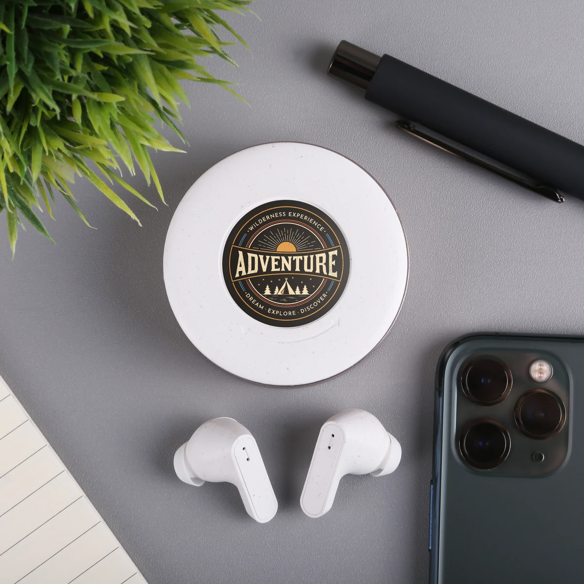 Chromeo Wireless Earbuds And Wireless Charger 1