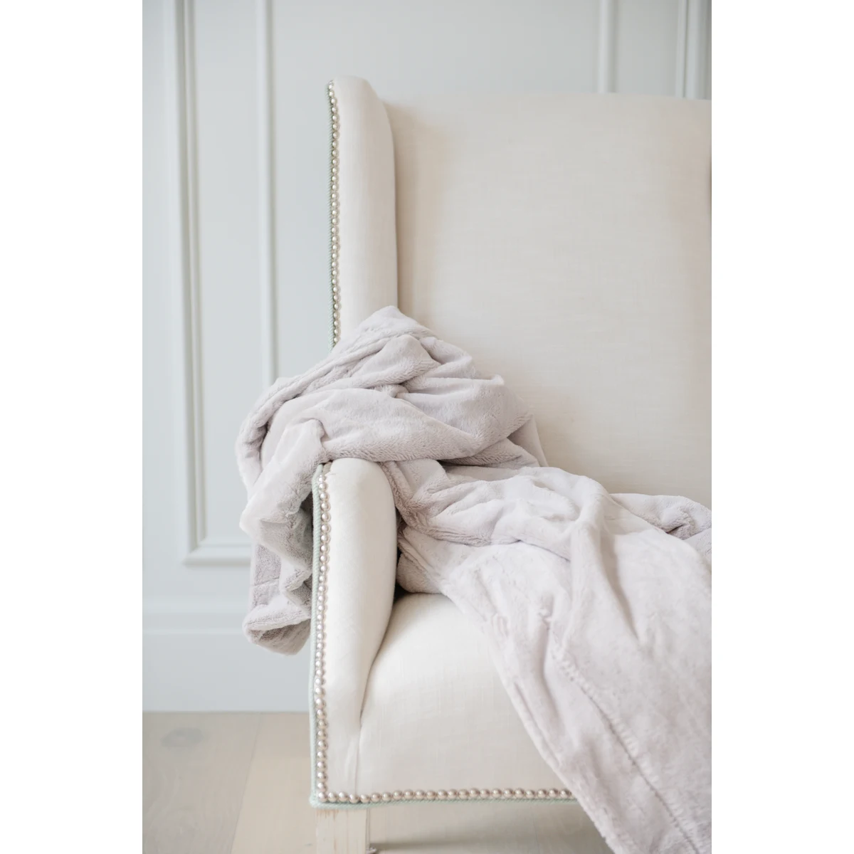 Lush Feather Sewn In Border-XL Luxury Blanket (60x80) 1