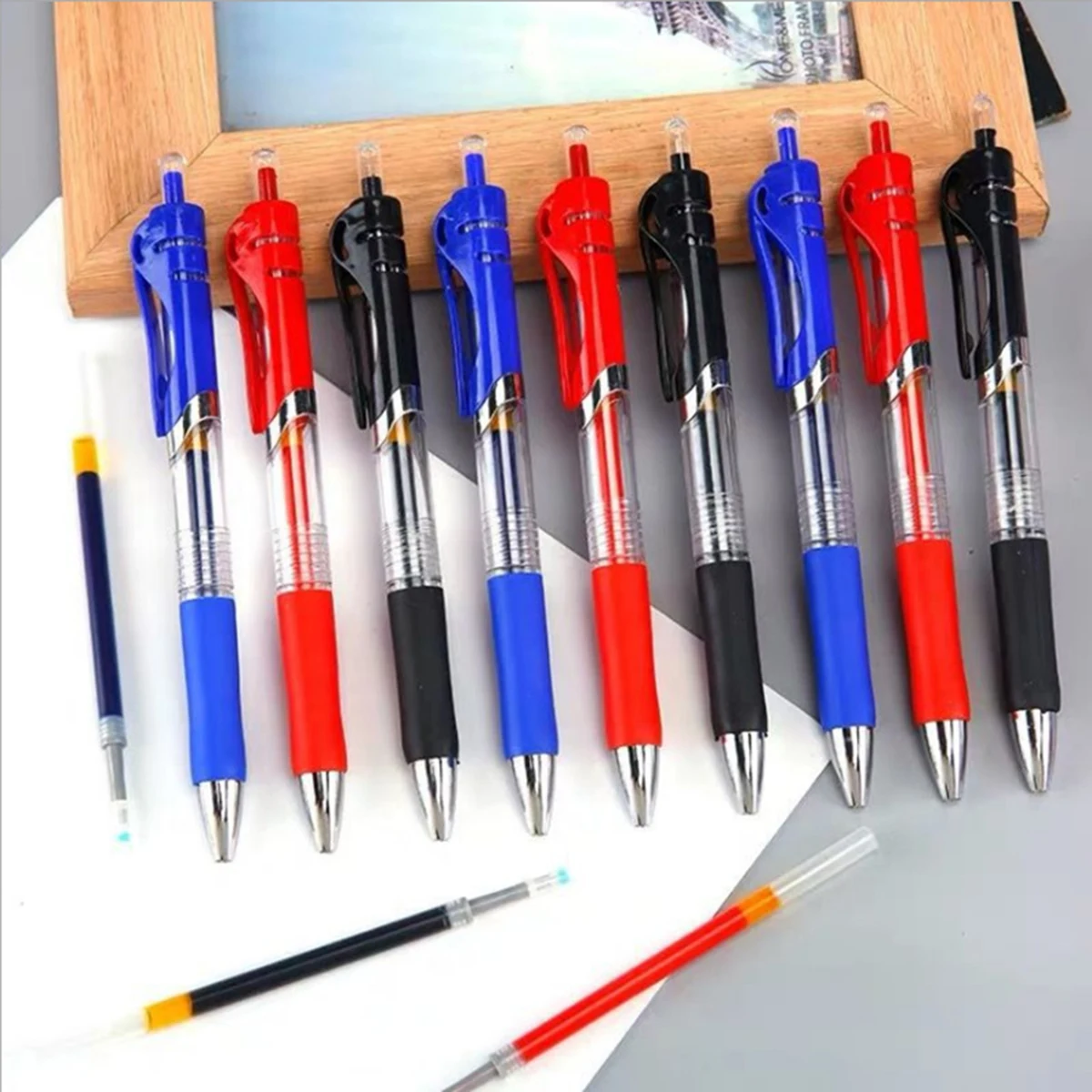 Plastic Click Gel Ink Pen 1