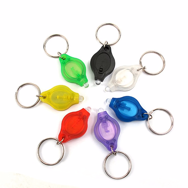 Portable diamond LED light key chain