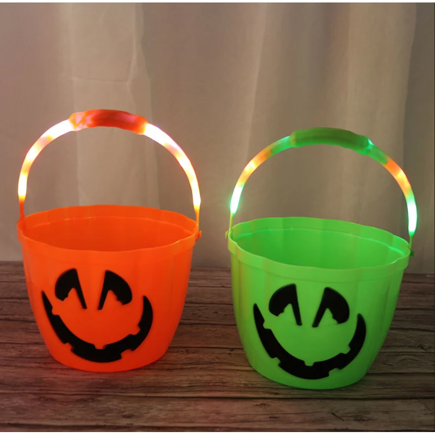 Halloween Plastic Candy Pumpkin Bucket With Flashlight 1