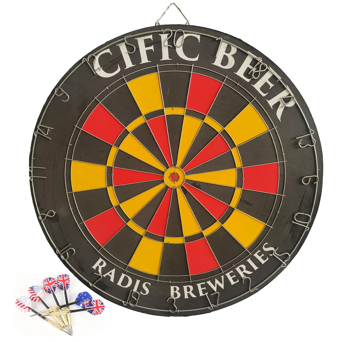 Dartboard Cork With 6 Darts 1