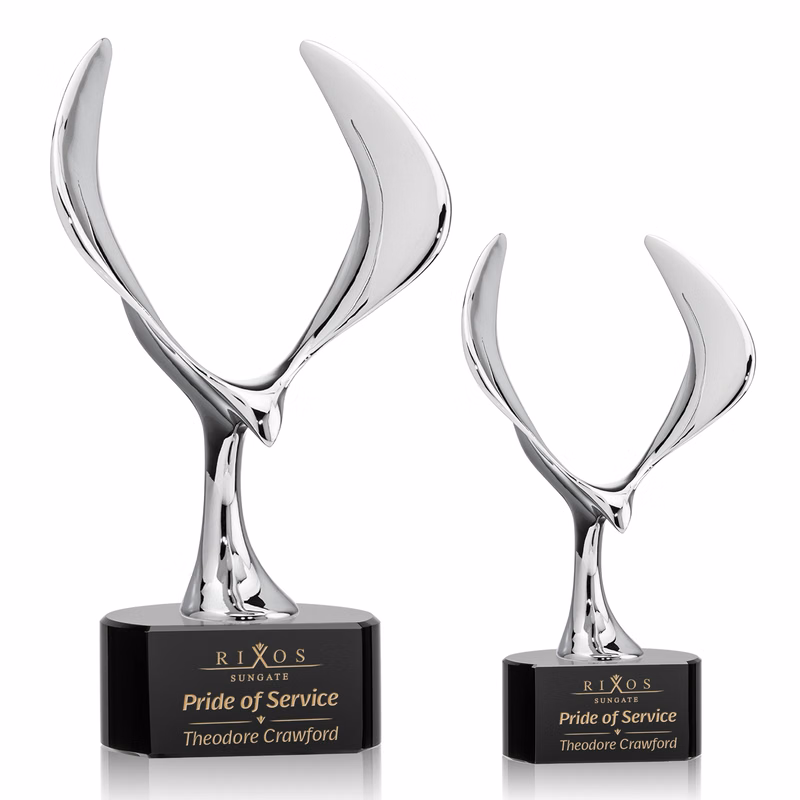 Maverick Eagle Award on Paragon Base - Black