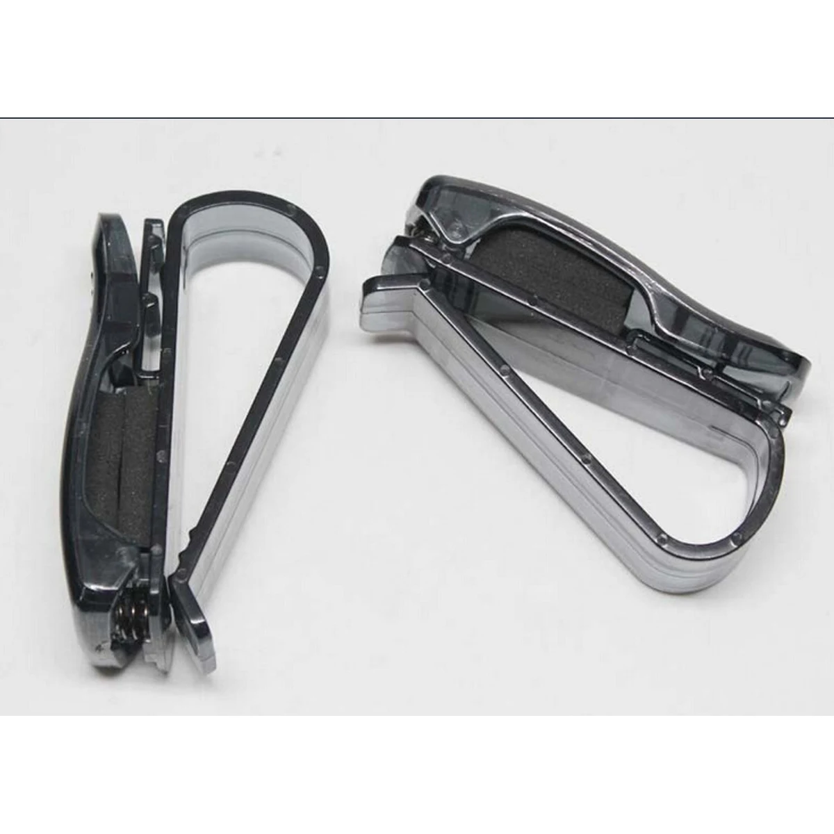 Creative car glasses clip 1
