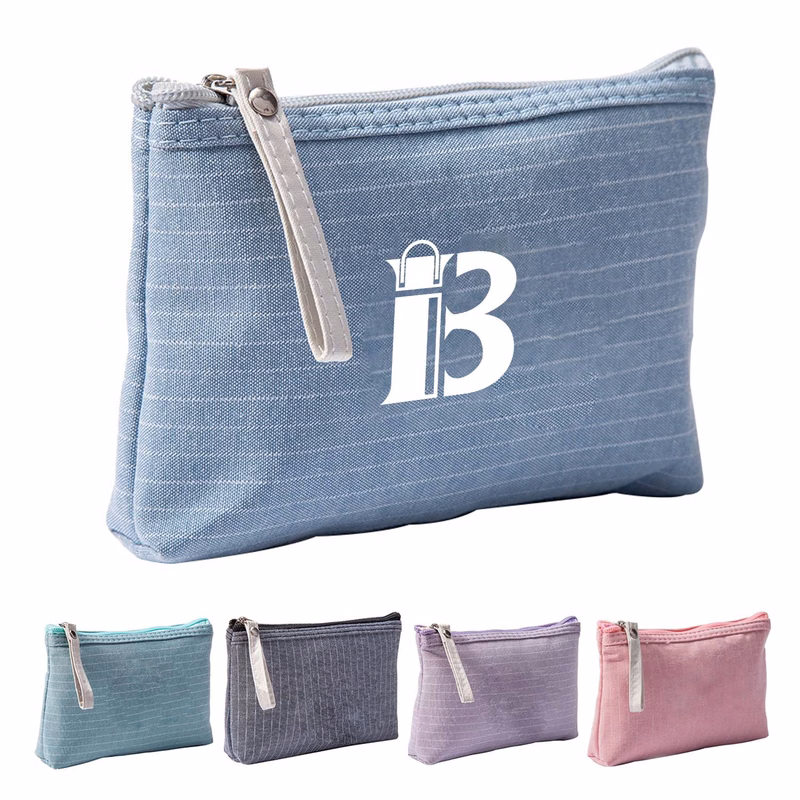 Fabric zipper clutch