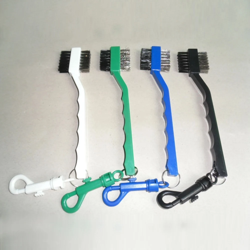 Golf Brush with Carabiner 1
