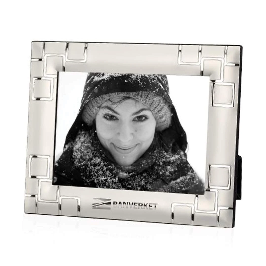 Savina Frame 1
