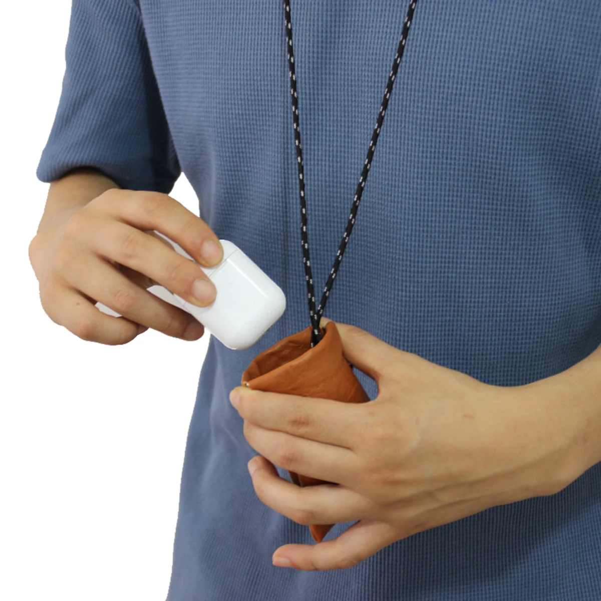 MOQ100 Headphone Storage Bag 1