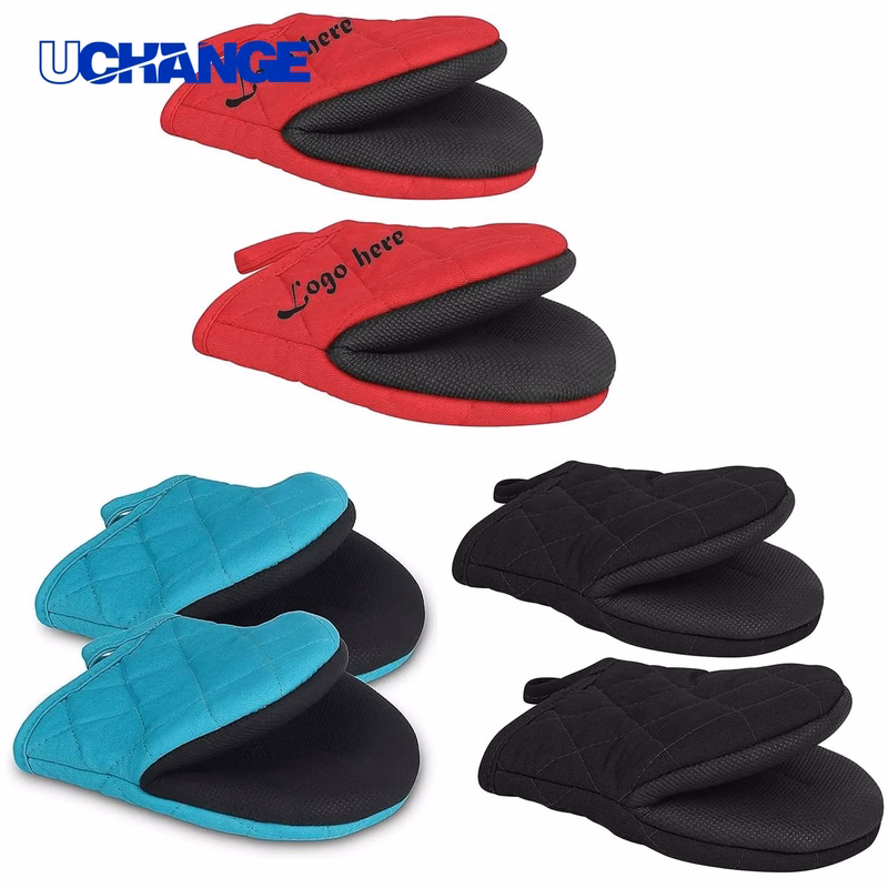 Pair of Kitchen Oven Gloves for Heat Protection