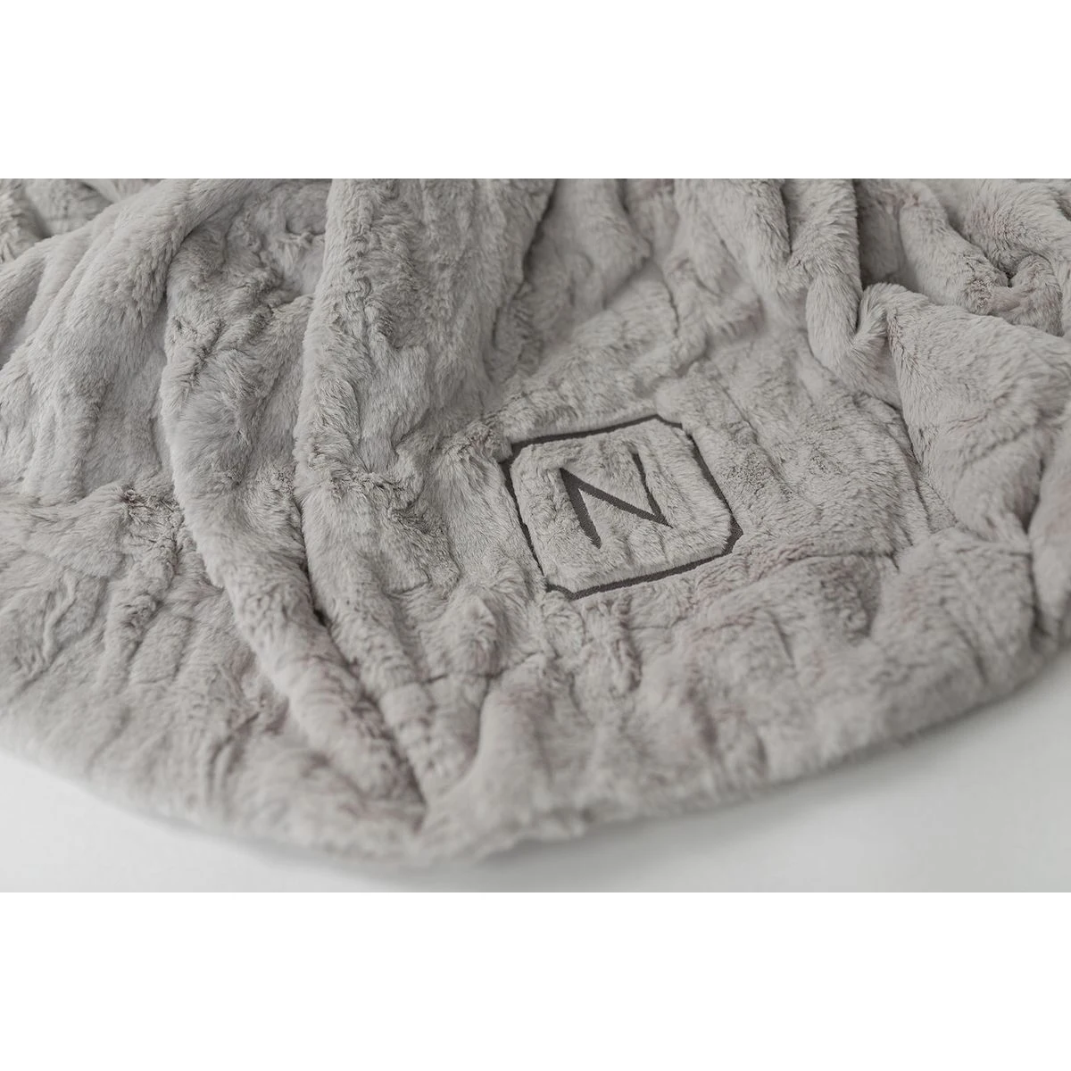 Patterned Faux Fur Zippered Feather-XL Luxury Blanket (60x80) 1