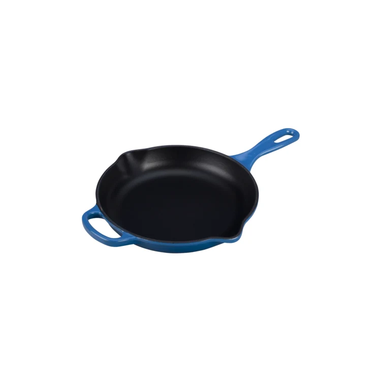 Le Creuset 9-inch Signature Skillet 1