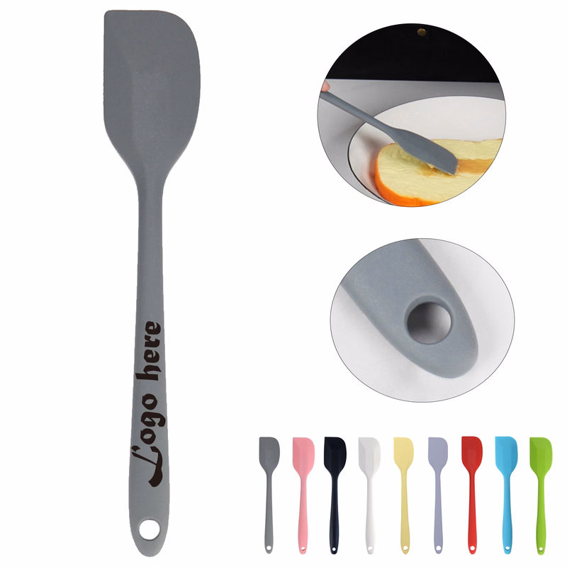 Integrated Silicone Cake Scraper