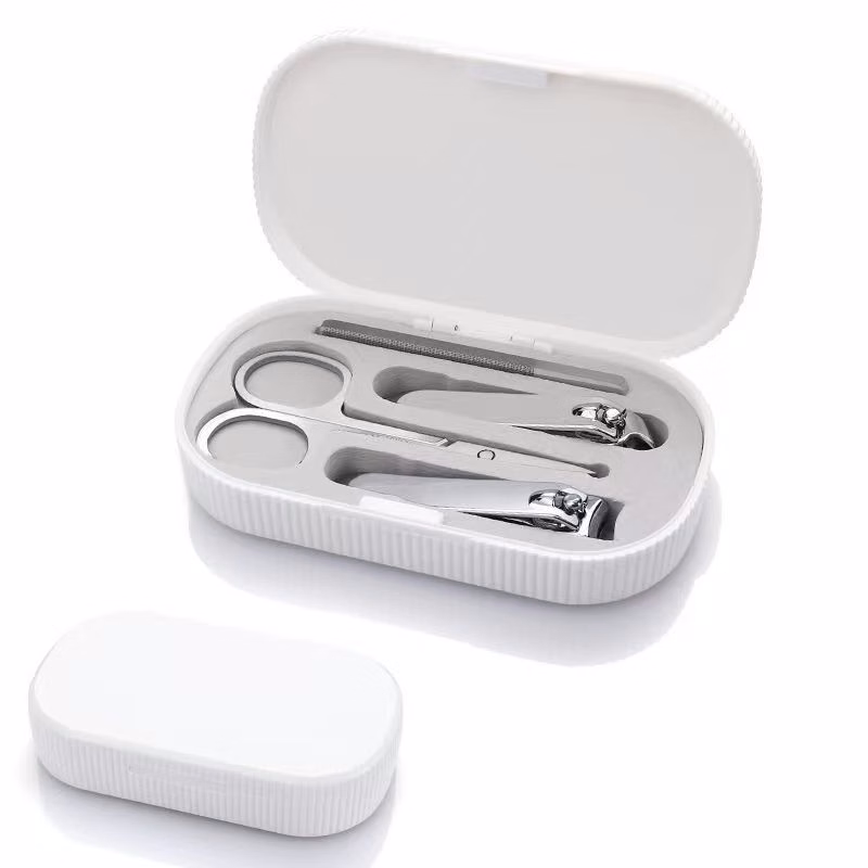 TSA-Compliant Travel Set: 5pc Magnet-Secured Groomers
