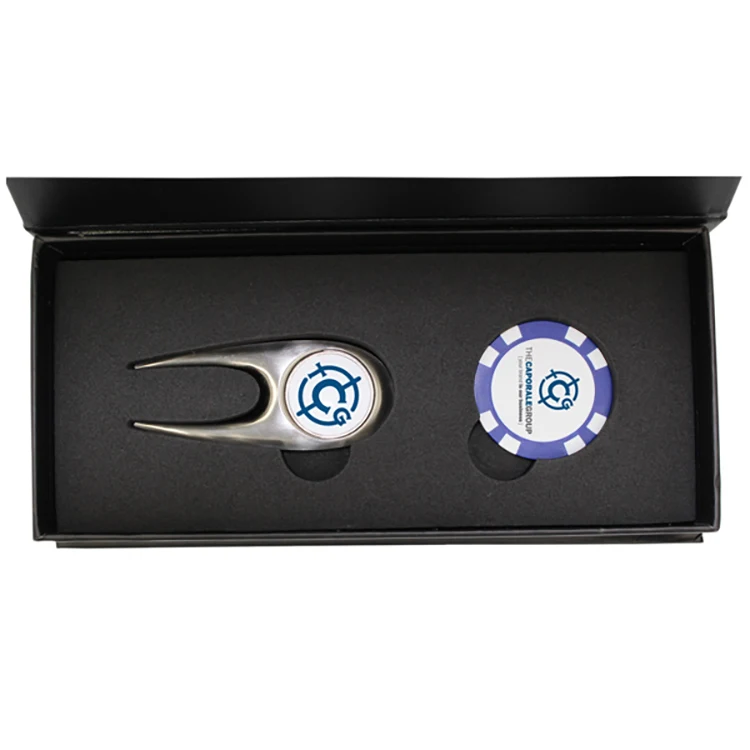 Scotsman's Divot Tool with Direct Print Poker Chip in a Magnetic Close Gift Box 1