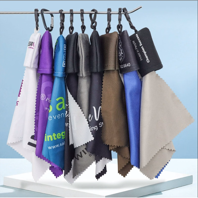 Microfiber Eyeglasses Cleaning Cloth in Pouch with Key Chain