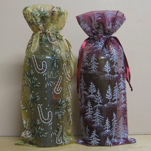Single Bottle Holiday Print Organza Pouch - Bag