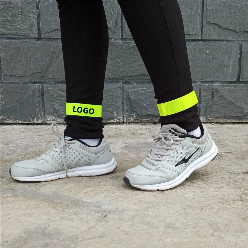 Multifunctional reflective wristband 1