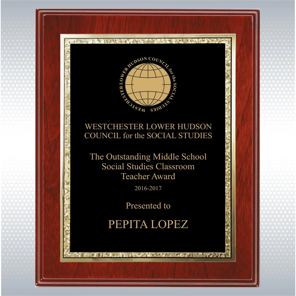 Mahogany Finish Plaque w/Florentine Plate (7" x 9") 1