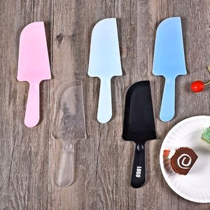 Plastic Cake Spatula Cutter With Serrated Edge