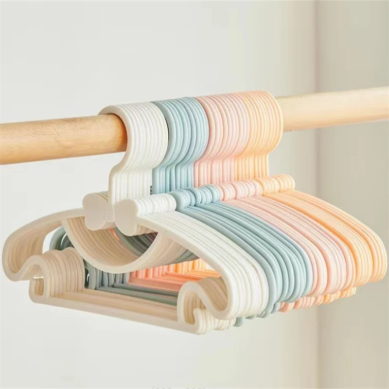 children's clothes hanger 1