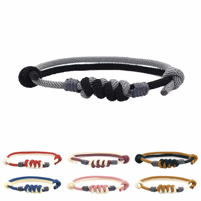 Weaving diamond knot friendship bracelet