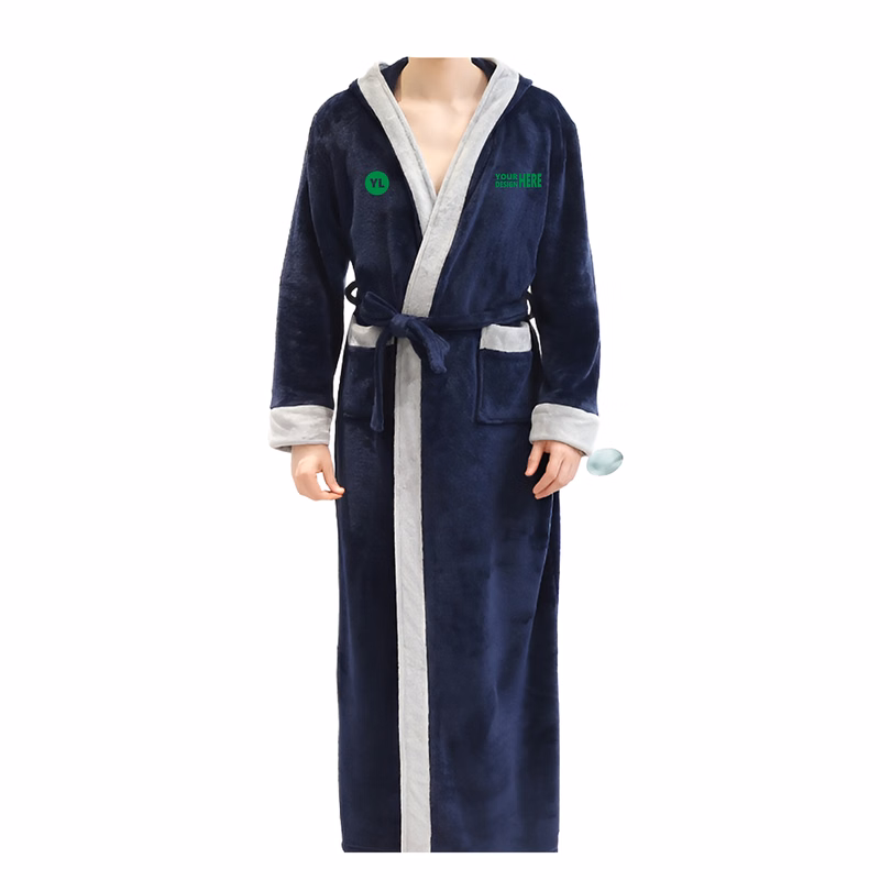 MOQ50 Custom Flannel Hooded Bathrobe For Comfort
