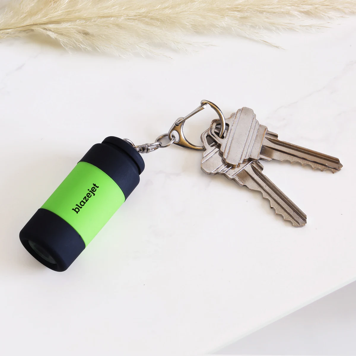 reNew Mini Usb Rechargeable Flashlight 1