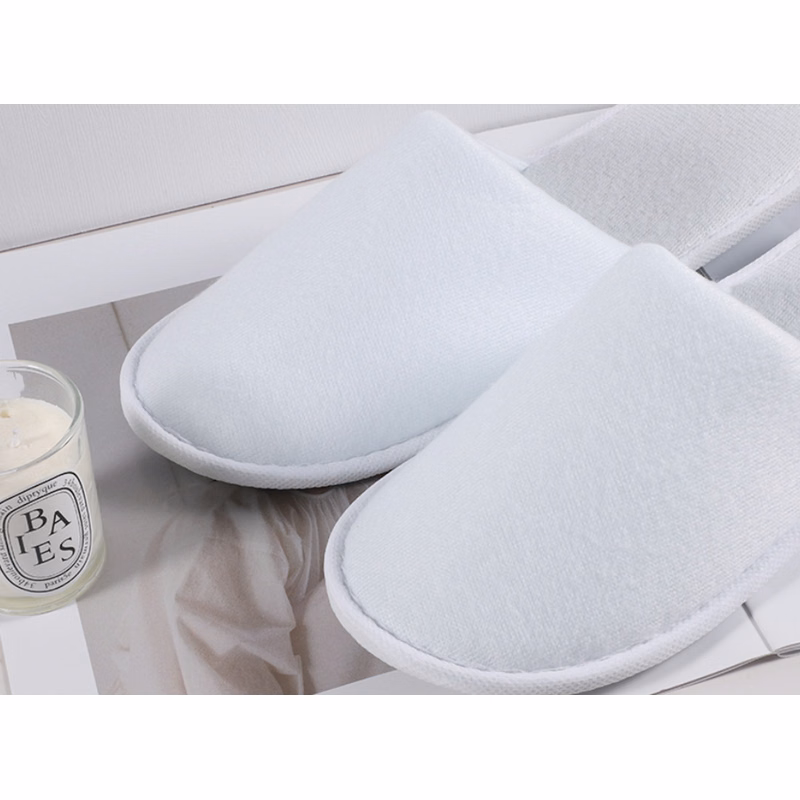 Disposable padded slippers