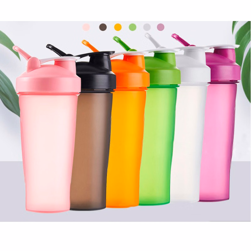 20.3oz Customized logo sports plastic shaker bottle, shaker cup with Handle