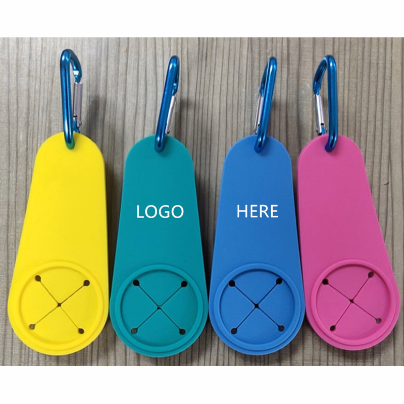 Silicone Towel Buckle with a 45mm Silver Carabiner