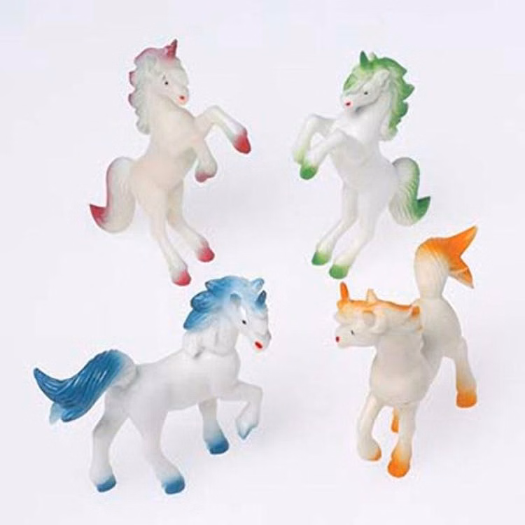 Mini Plastic Unicorns - Assorted 4"