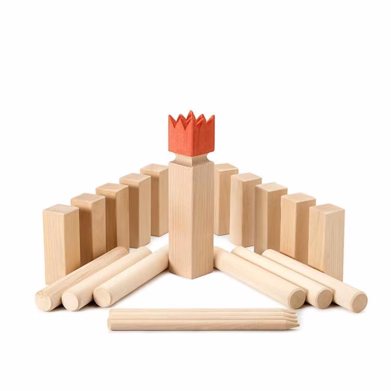 King and Soldiers Throwing Toys