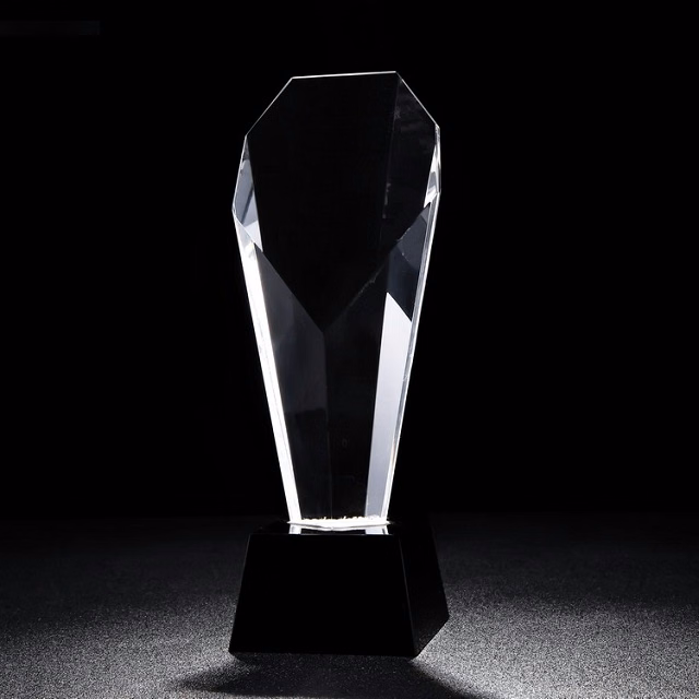 Crystal Trophy A19-142
