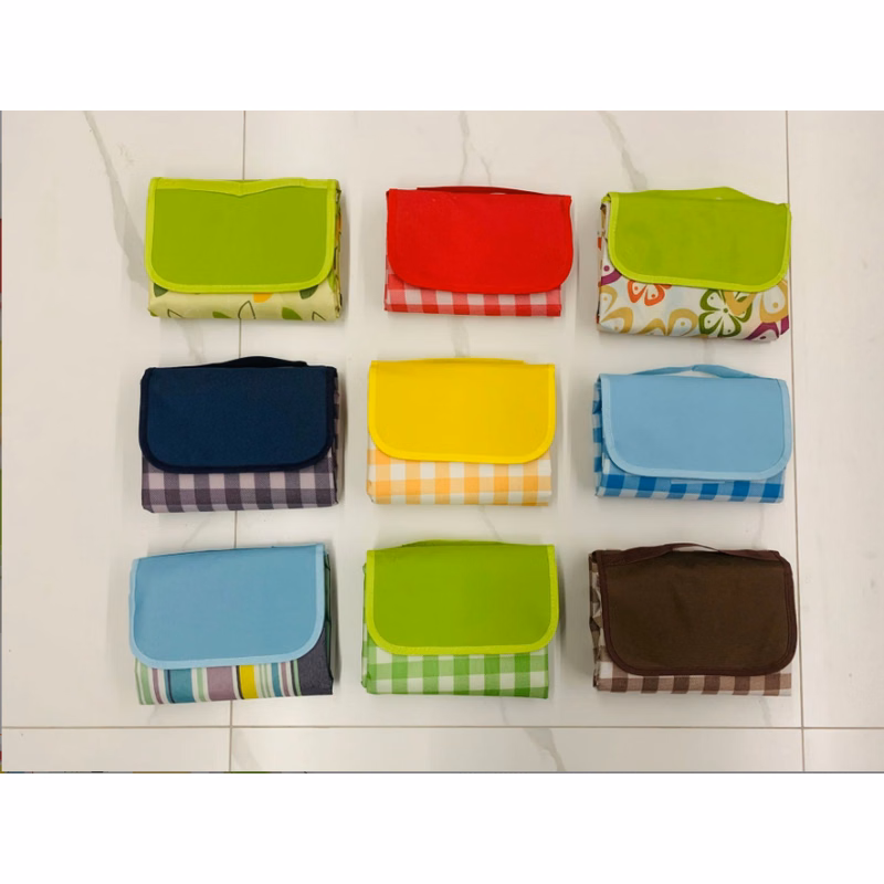 All-in-one Portable Foldable Moisture-proof Plaid Picnic Mat