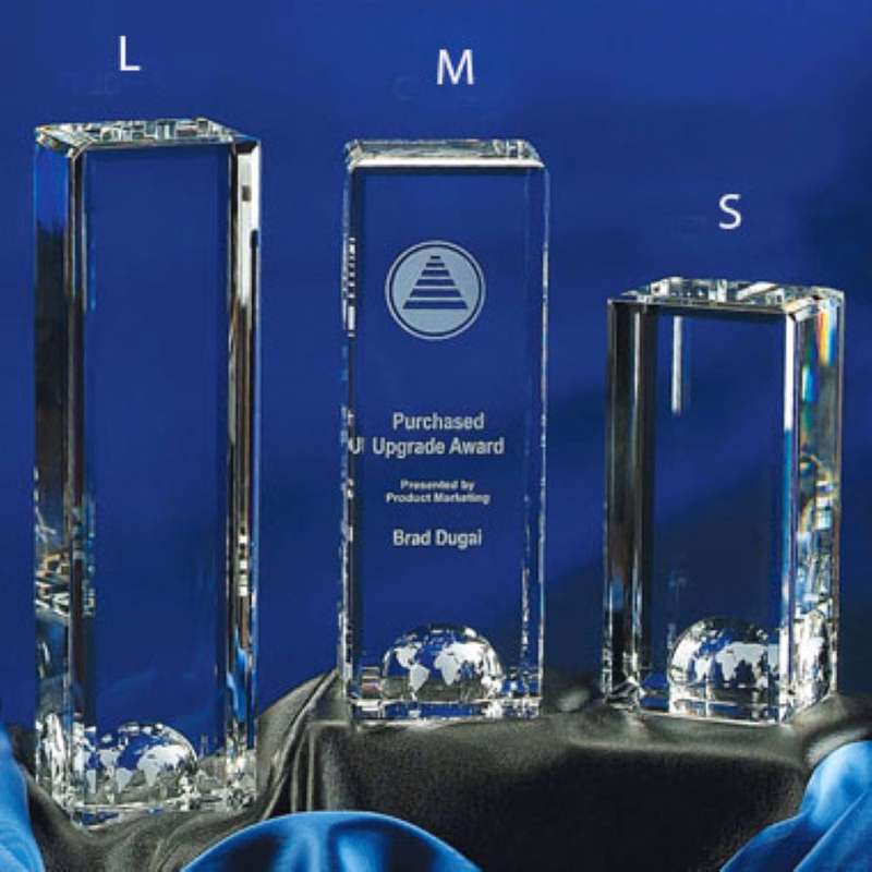 WORLD TOWER OPTIC CRYSTAL (MEDIUM)