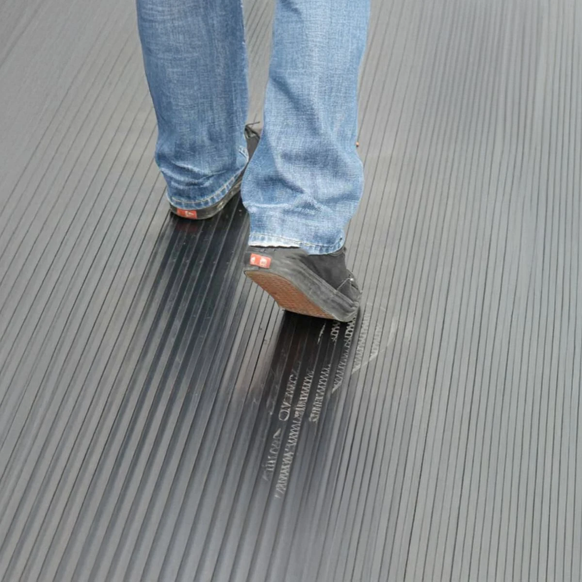 Heavy Duty Wide Rib Corrugated Rubber 1