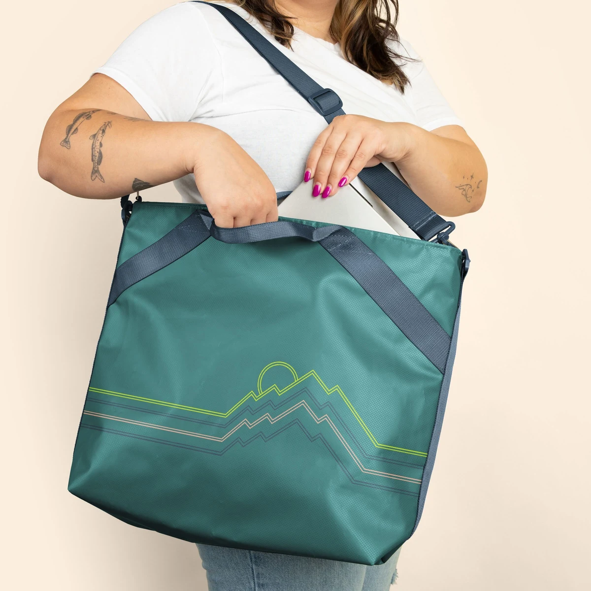 COMMUTER - TARPAULIN 4CP SS ONE LOCATION IMPRINT 1