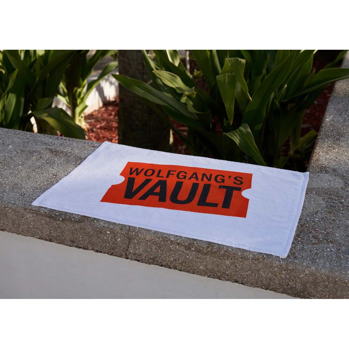 MaxxColor White Sport Rally Towel ( 15" x 24" ) 1