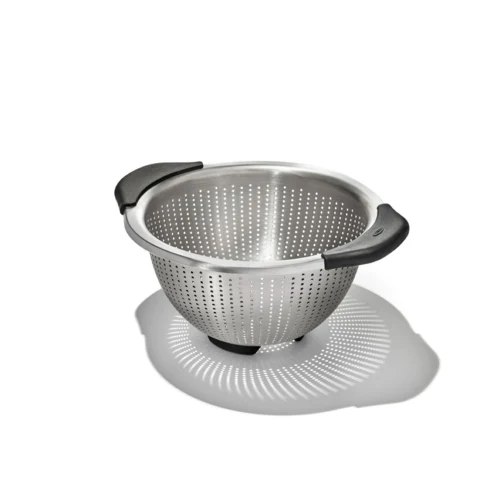 OXO Good Grips Stainless Steel 3-Qt/2.8L Colander 1