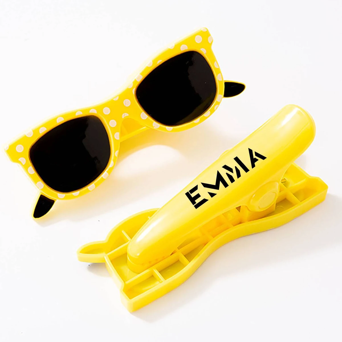Sunglasses Shaped Towel Clips For Beach Chairs 1