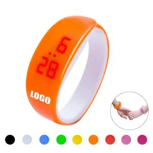 Elegant Bracelet Watch With Digital Display And Adjustable Band 1