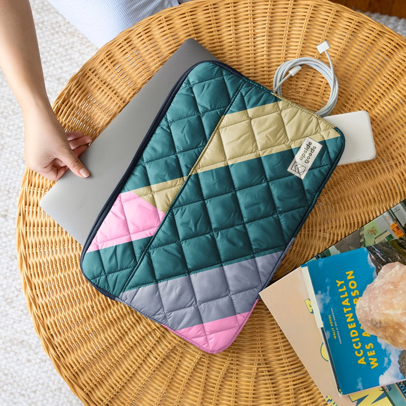 HORIZONTAL LAPTOP SLEEVES - PUFF PUFF - LARGE
