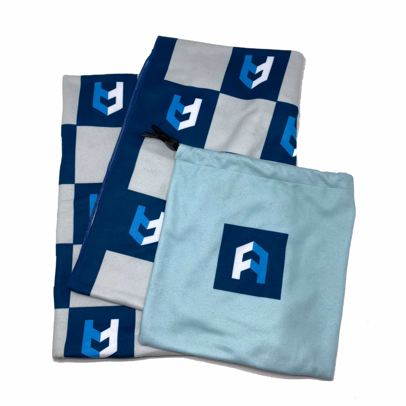 Fleece Blanket W/pouch (Small)