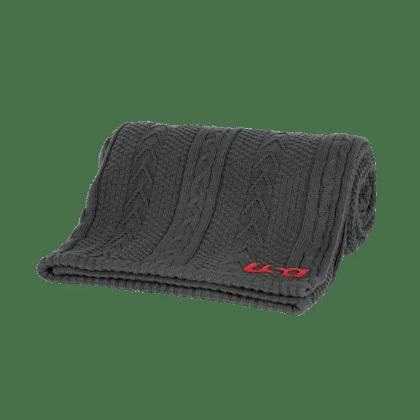 Cable Sherpa Blanket 1