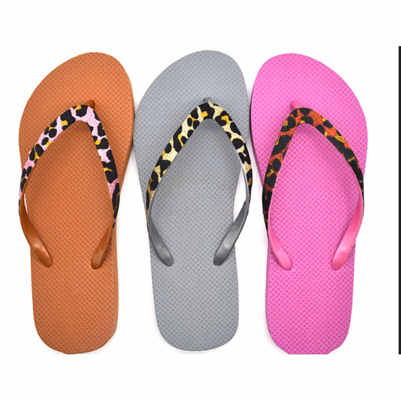 Women's flip-flopsmade of PE and the laces