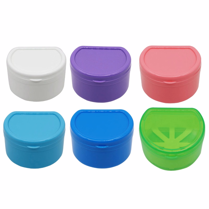 Denture storage box