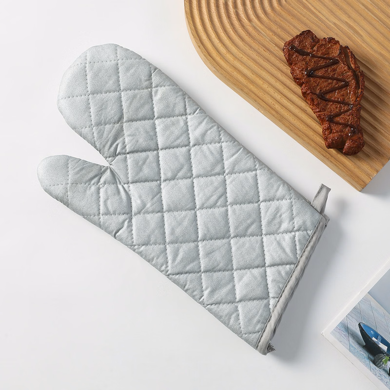 Kitchen oven mitts