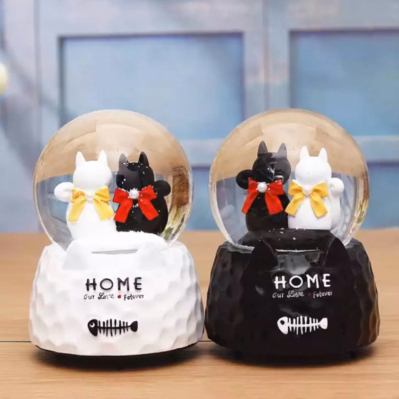 Custom Lovely Cat Snow Globe Ornament