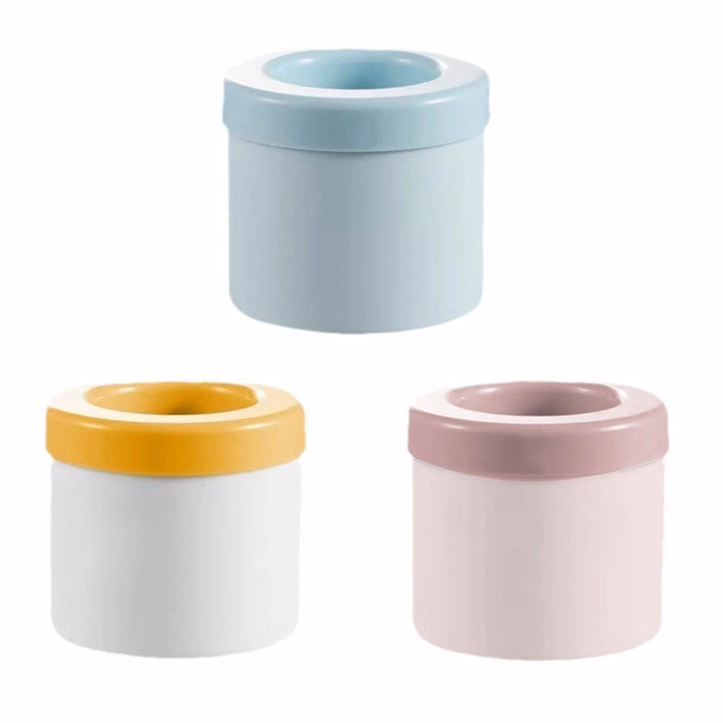 Silicone ice lattice mold makes ice cubes easier to create